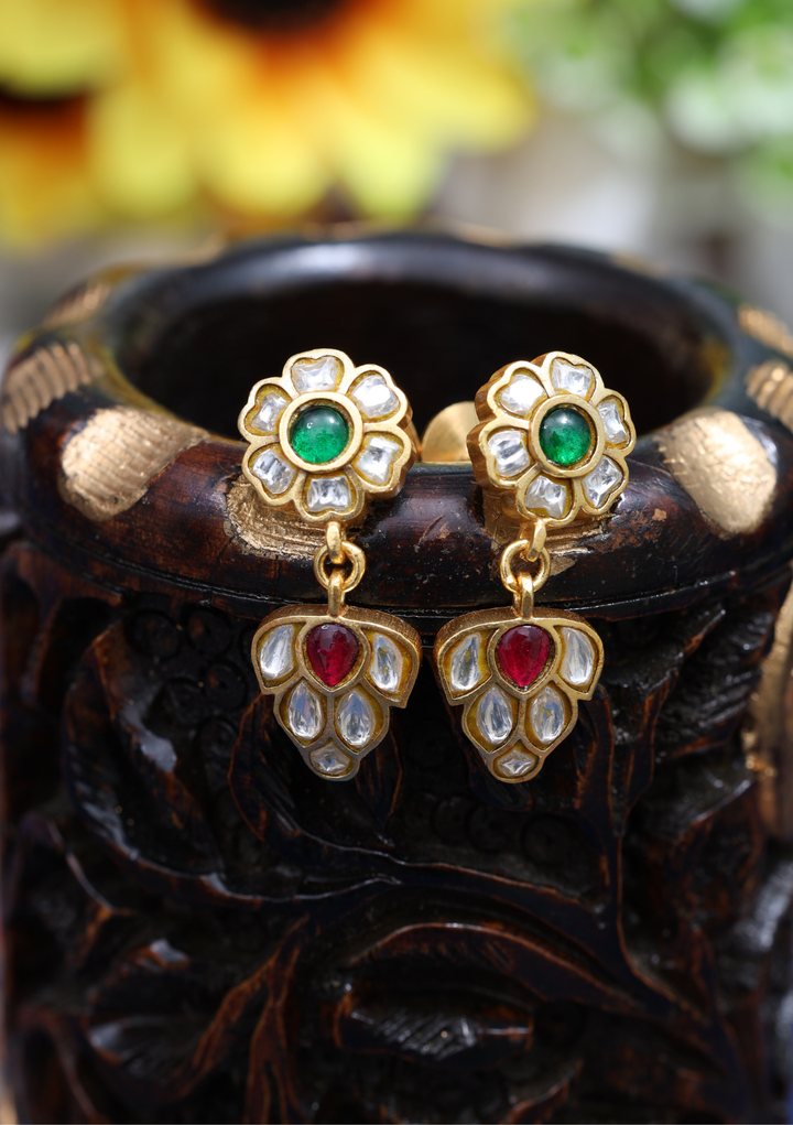 Maitraya Jadau Kundan Minimal Earrings