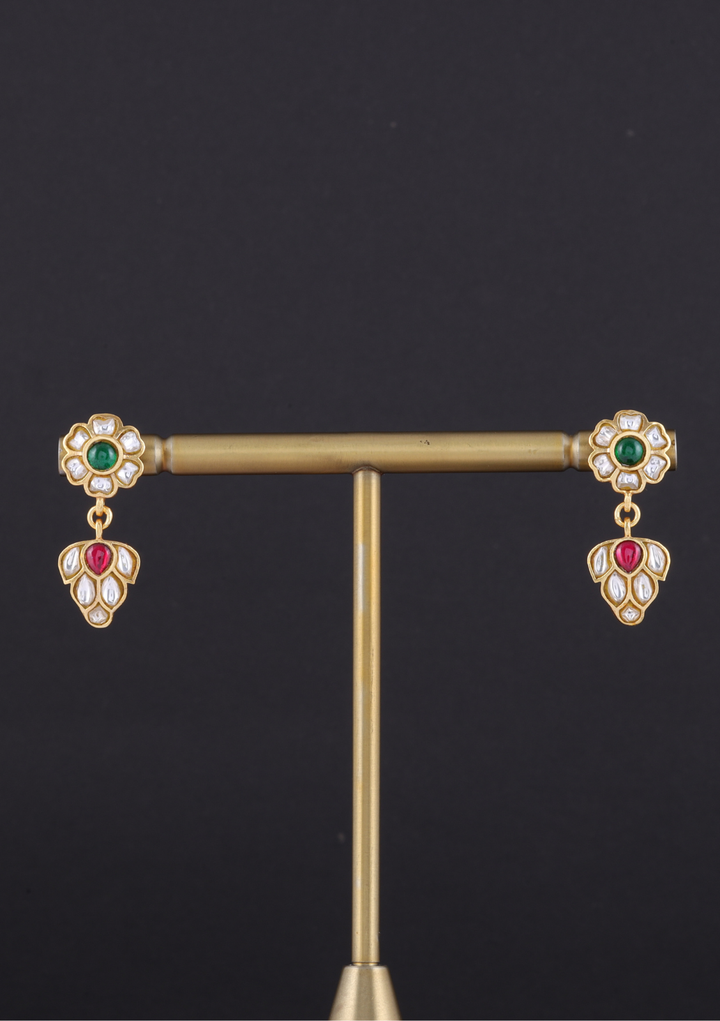 Maitraya Jadau Kundan Minimal Earrings