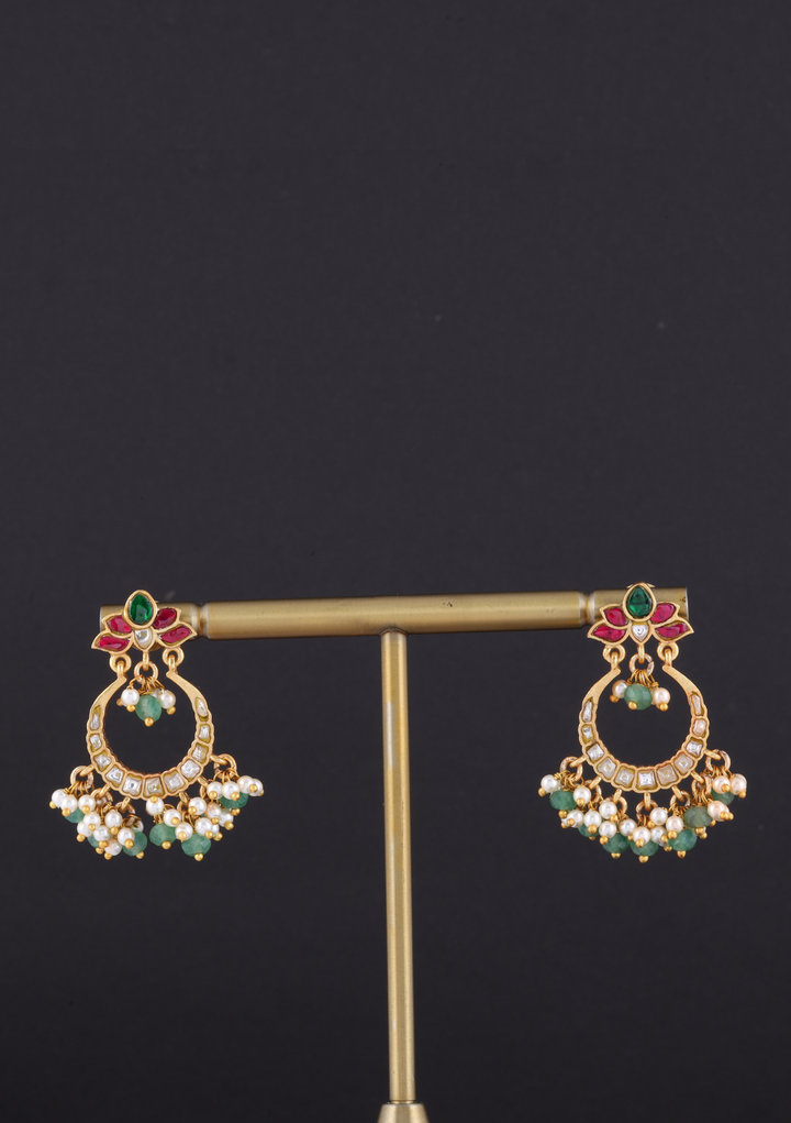 Kusha Jadau Kundan Chaandbali Earrings