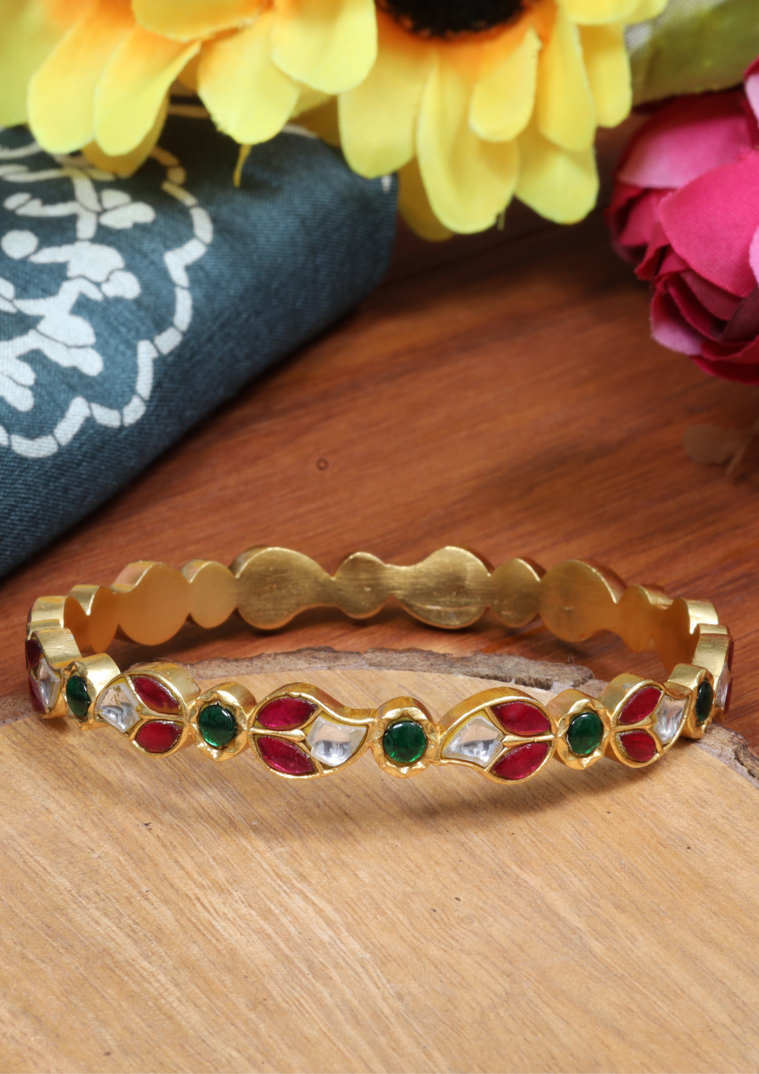 Rajeshwari Regal Jadau Kundan Single Bangle