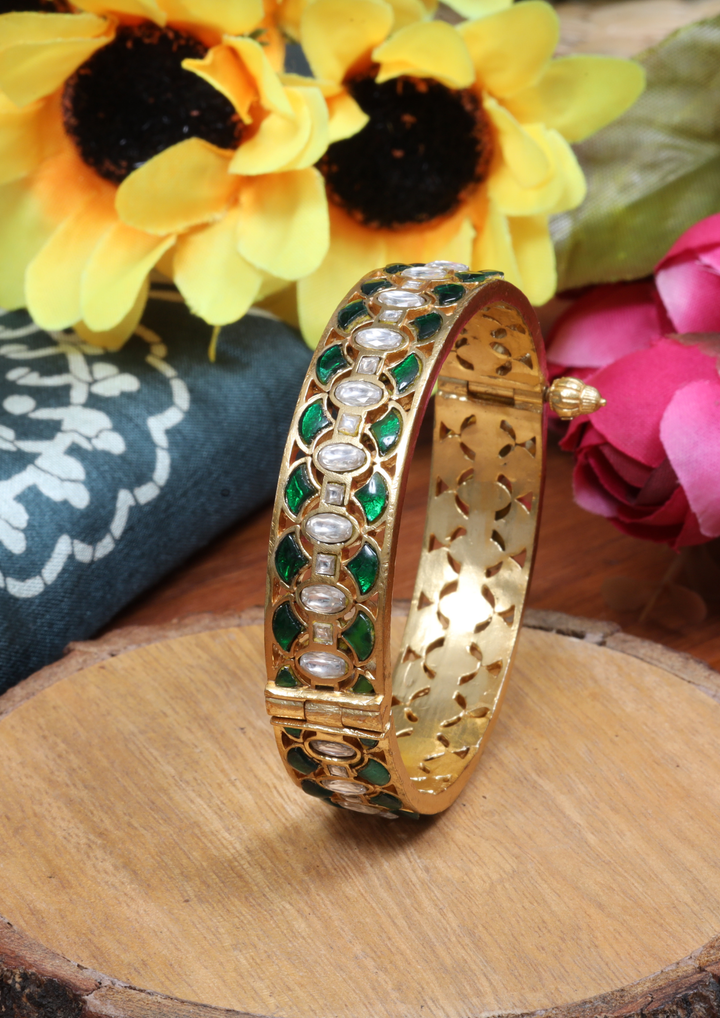 Mrinalika Jadau Kundan Single Bangle