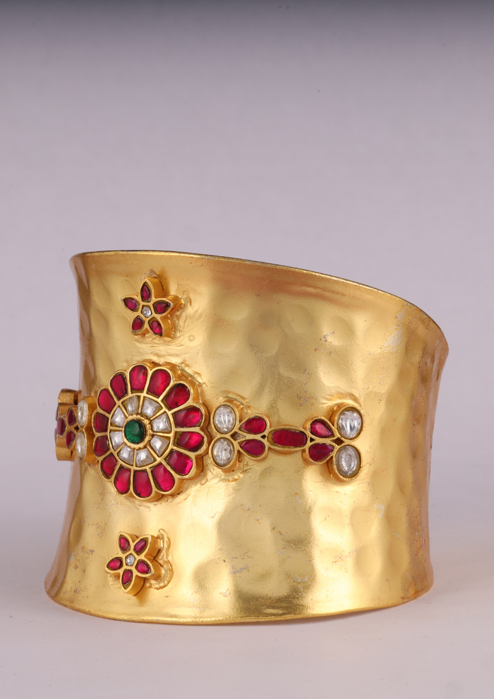 Devyani Elegant Jadau Kundan Handcuff Bangle