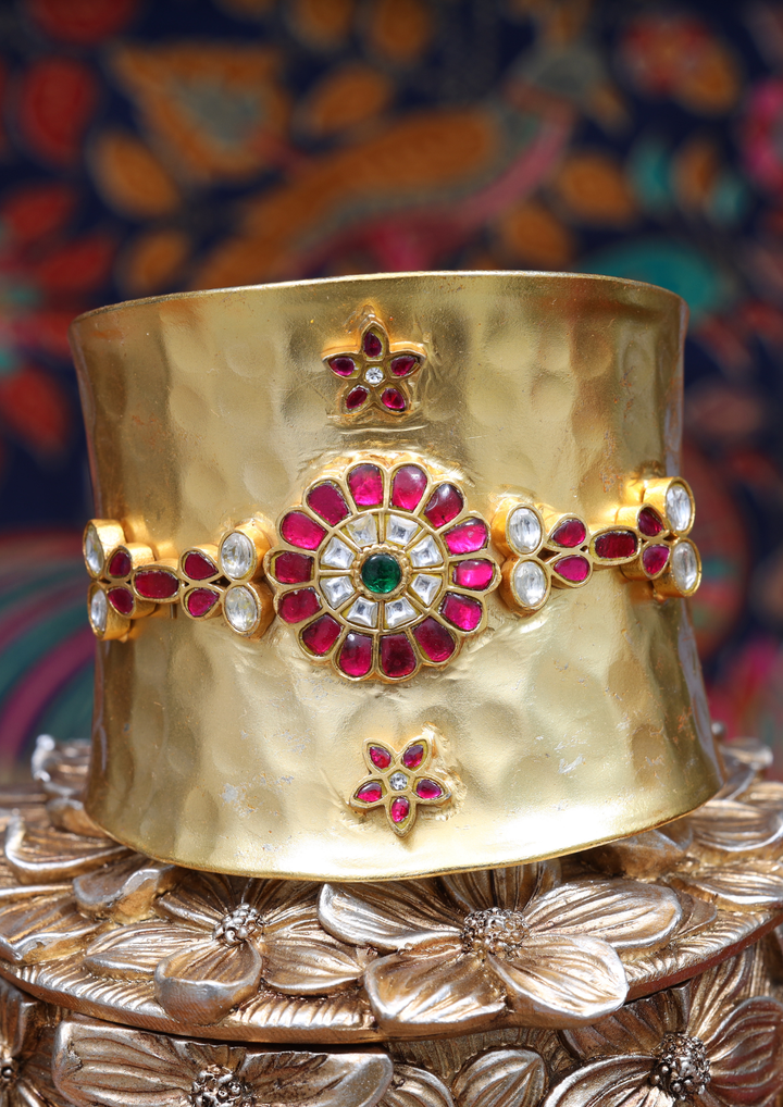 Devyani Elegant Jadau Kundan Handcuff Bangle