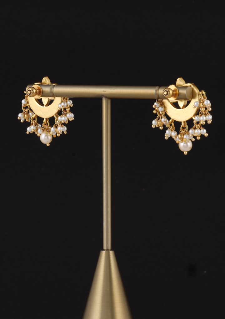 Pranhita Elegant Jadau Kundan Earrings