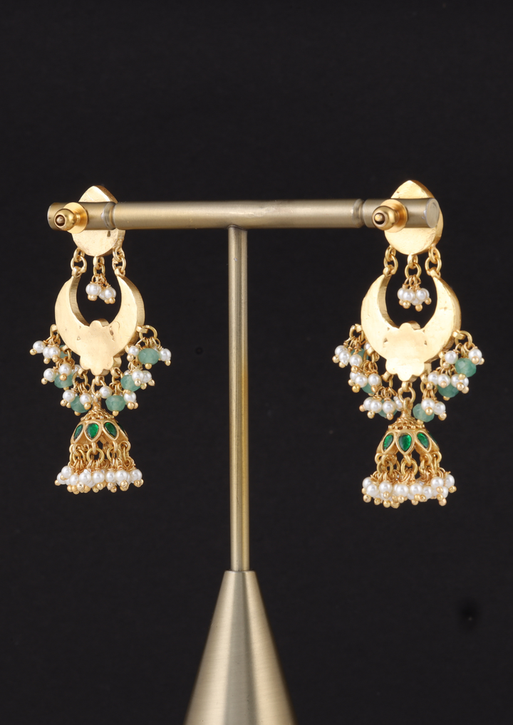 Pairi Elegant Jadau Kundan Earrings