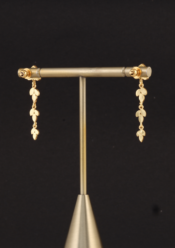 Shaista Elegant Jadau Kundan Earrings