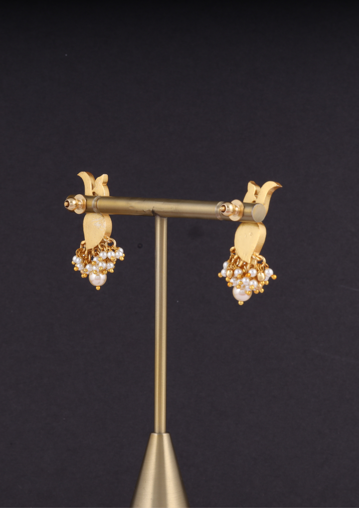 Yazhini Exquisite Jadau Kundan Earrings
