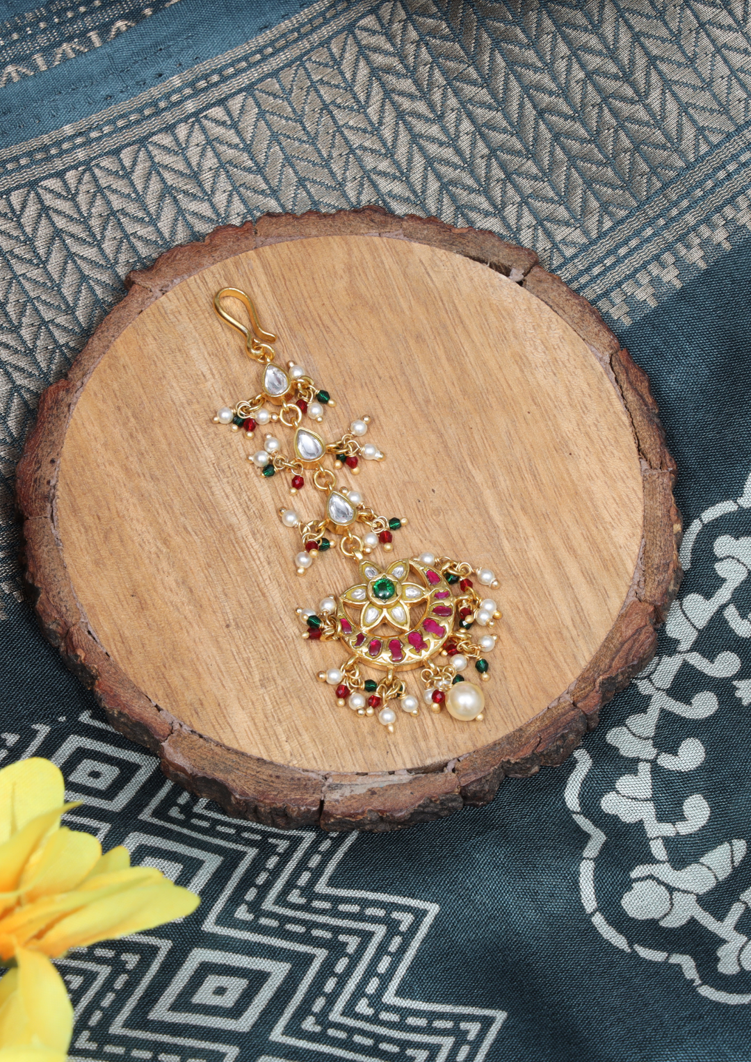 Padmavati Elegant Jadau Kundan Maangtikka