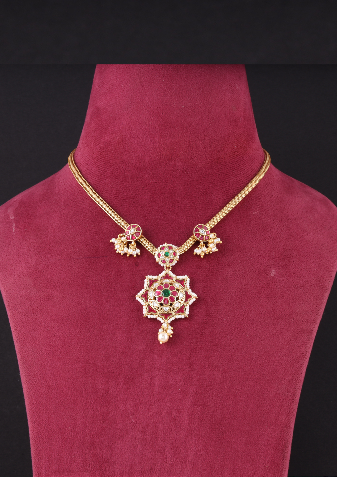 Mehekti Elegant Jadau Kundan Necklace
