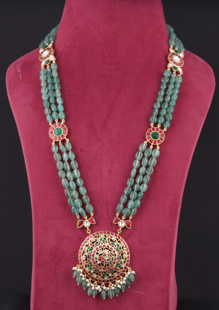 Gulnaar Elegant Jadau Kundan Necklace