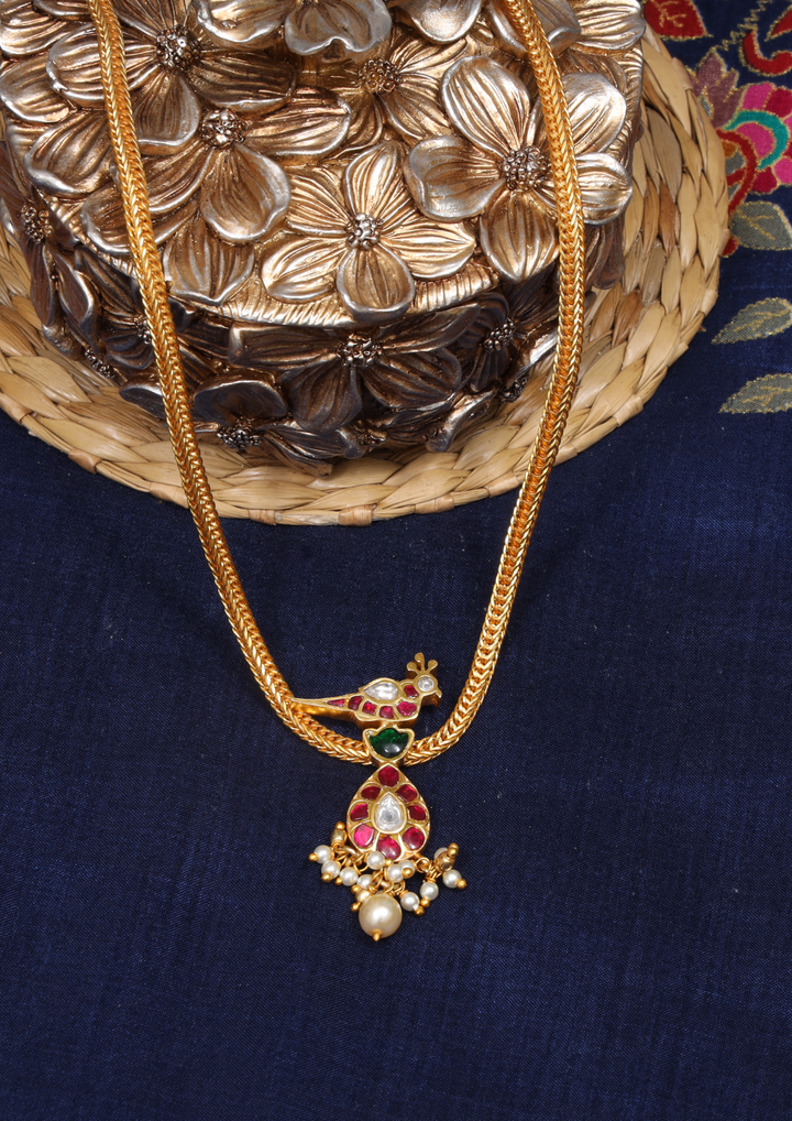 Rajnandini Elegant Jadau Kundan Necklace