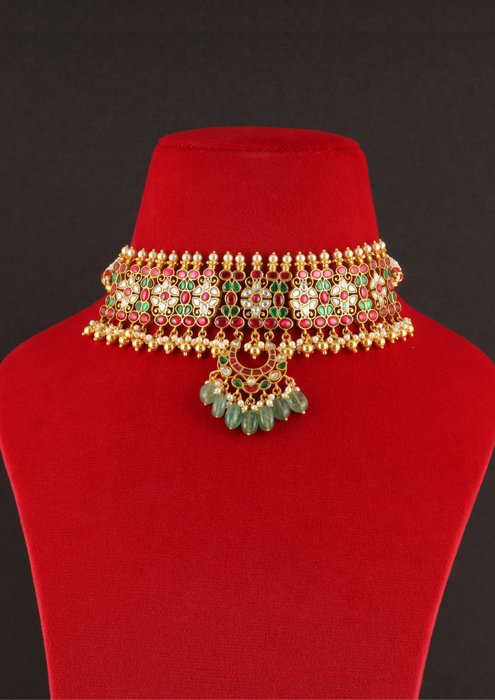 Swarnika Elegant Jadau Kundan Necklace