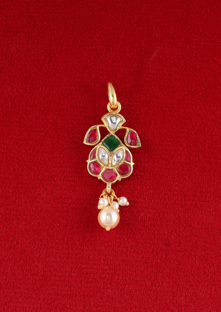 Anvika Jadau Kundan Pendant
