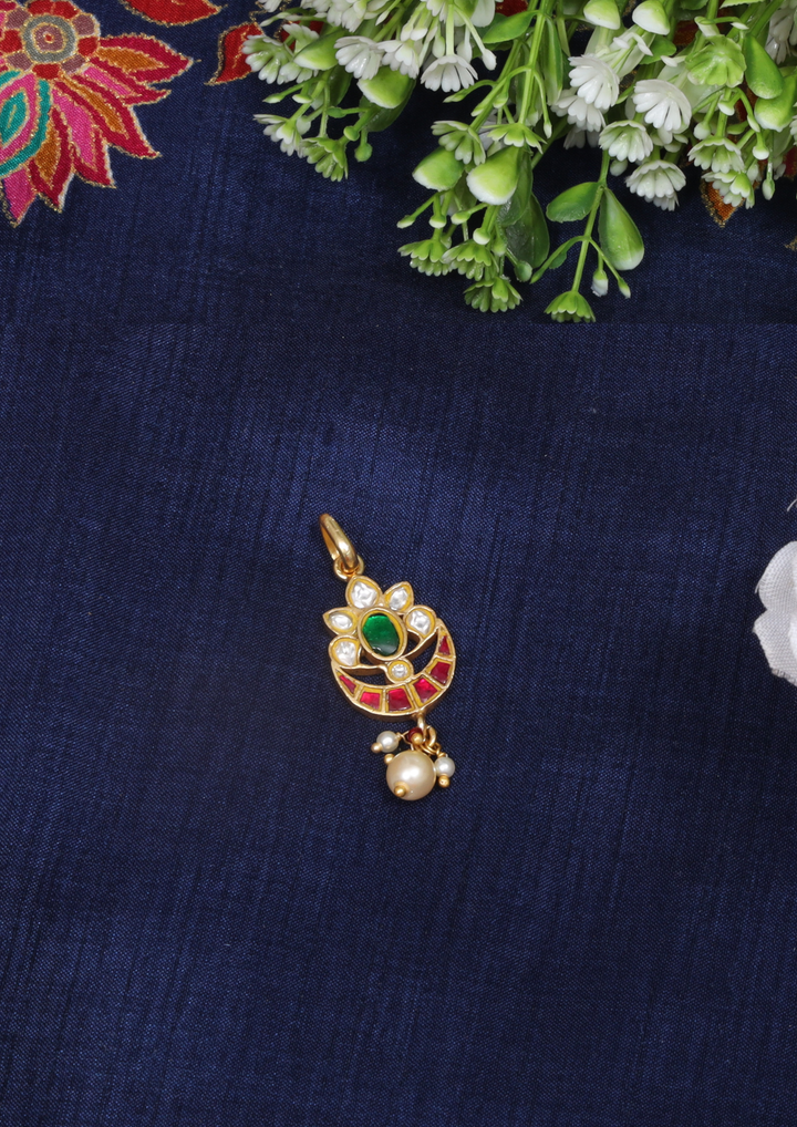 Naazira Handcrafted Jadau Kundan Pendant