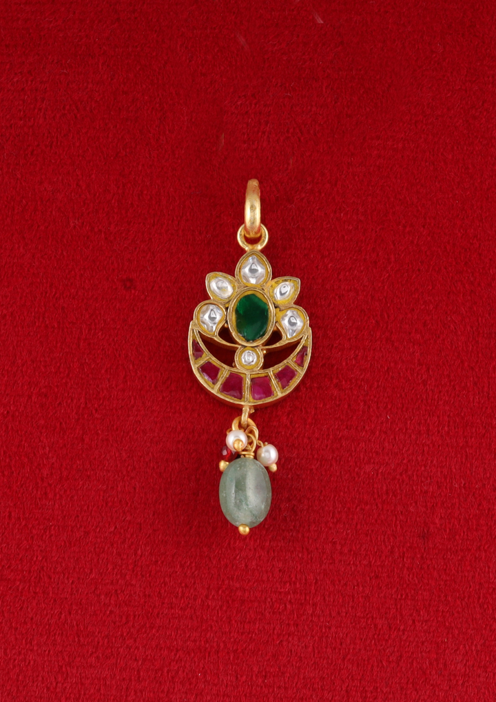 Tvisha Elegant Jadau Kundan Pendant