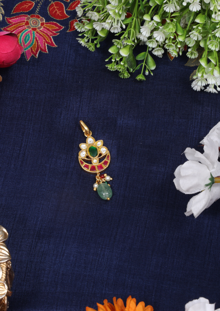 Tvisha Elegant Jadau Kundan Pendant
