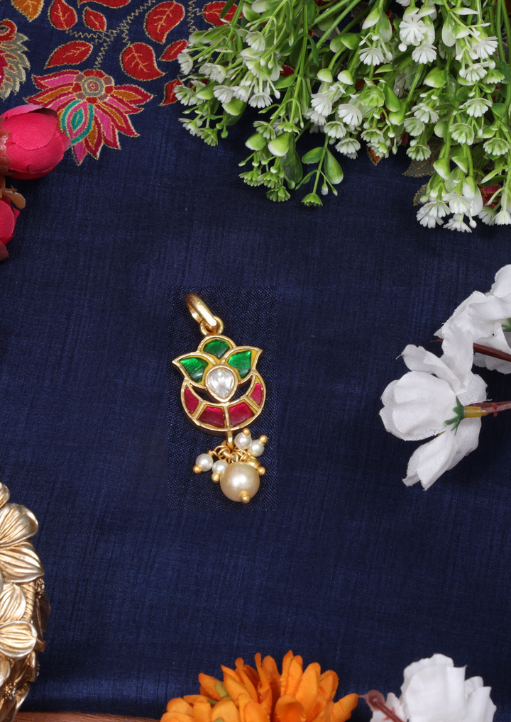 Aarzoo Exquisite Jadau Kundan Pendant