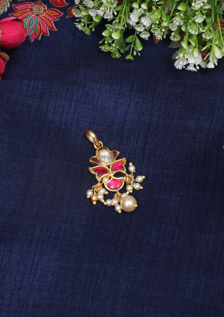 Yutanshi Handcrafted Jadau Kundan Pendant