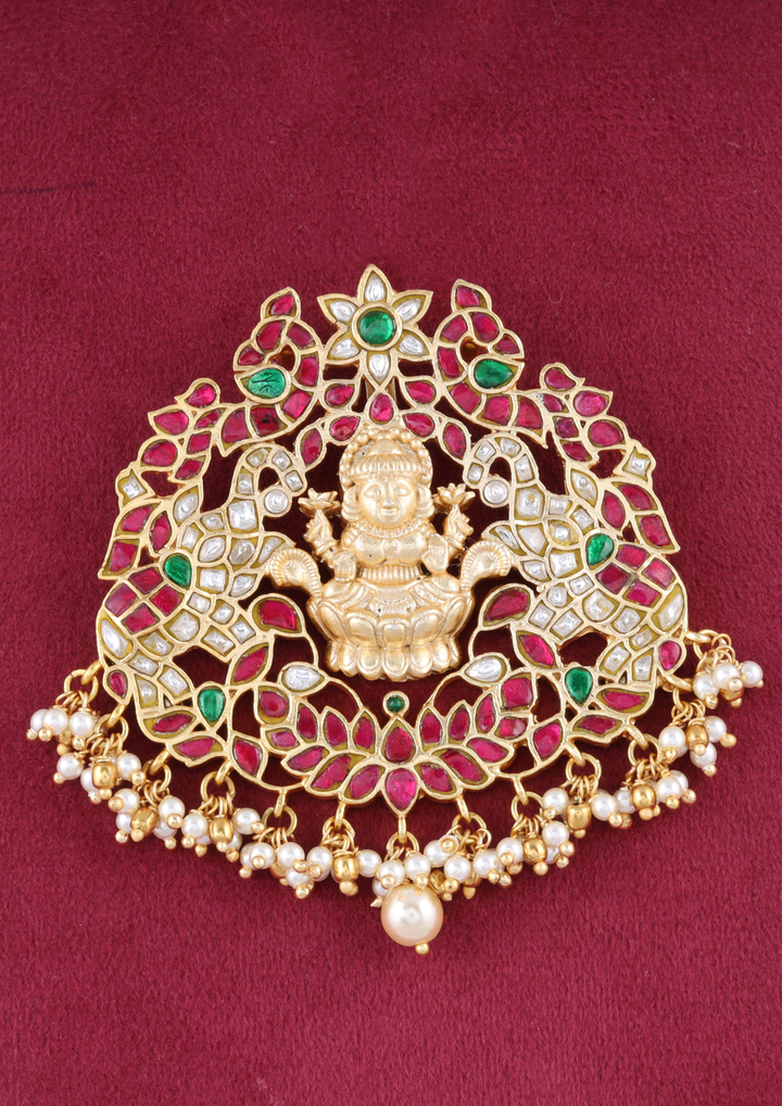 Tanishka Exquisite Jadau Kundan Pendant