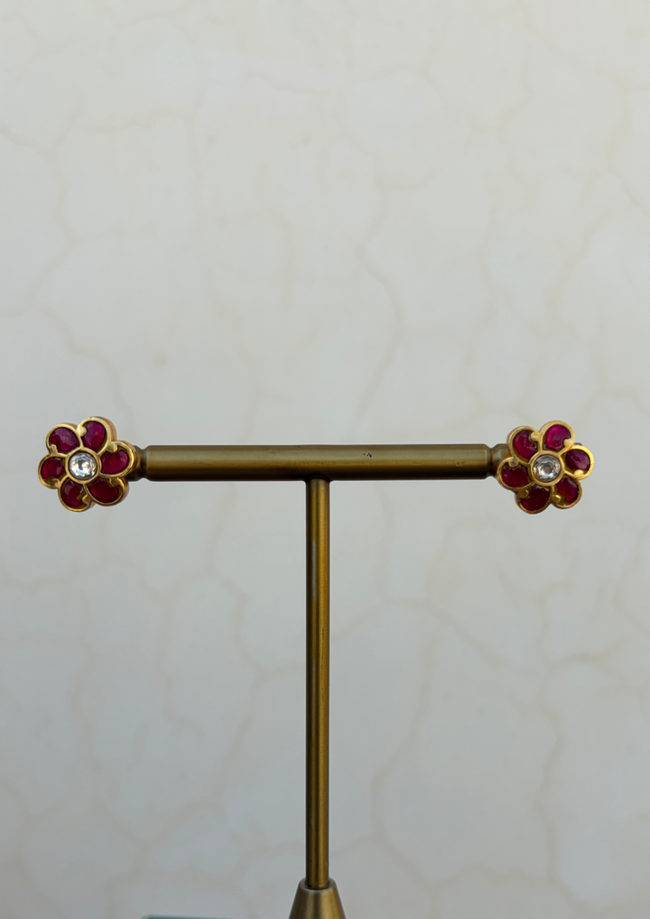 Neria Jadau Kundan Stud Earrings