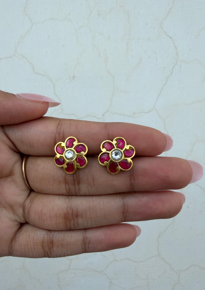 Neria Jadau Kundan Stud Earrings