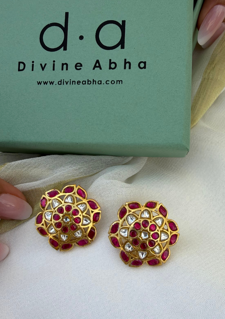 Tarang Jadau Kundan Stud Earrings