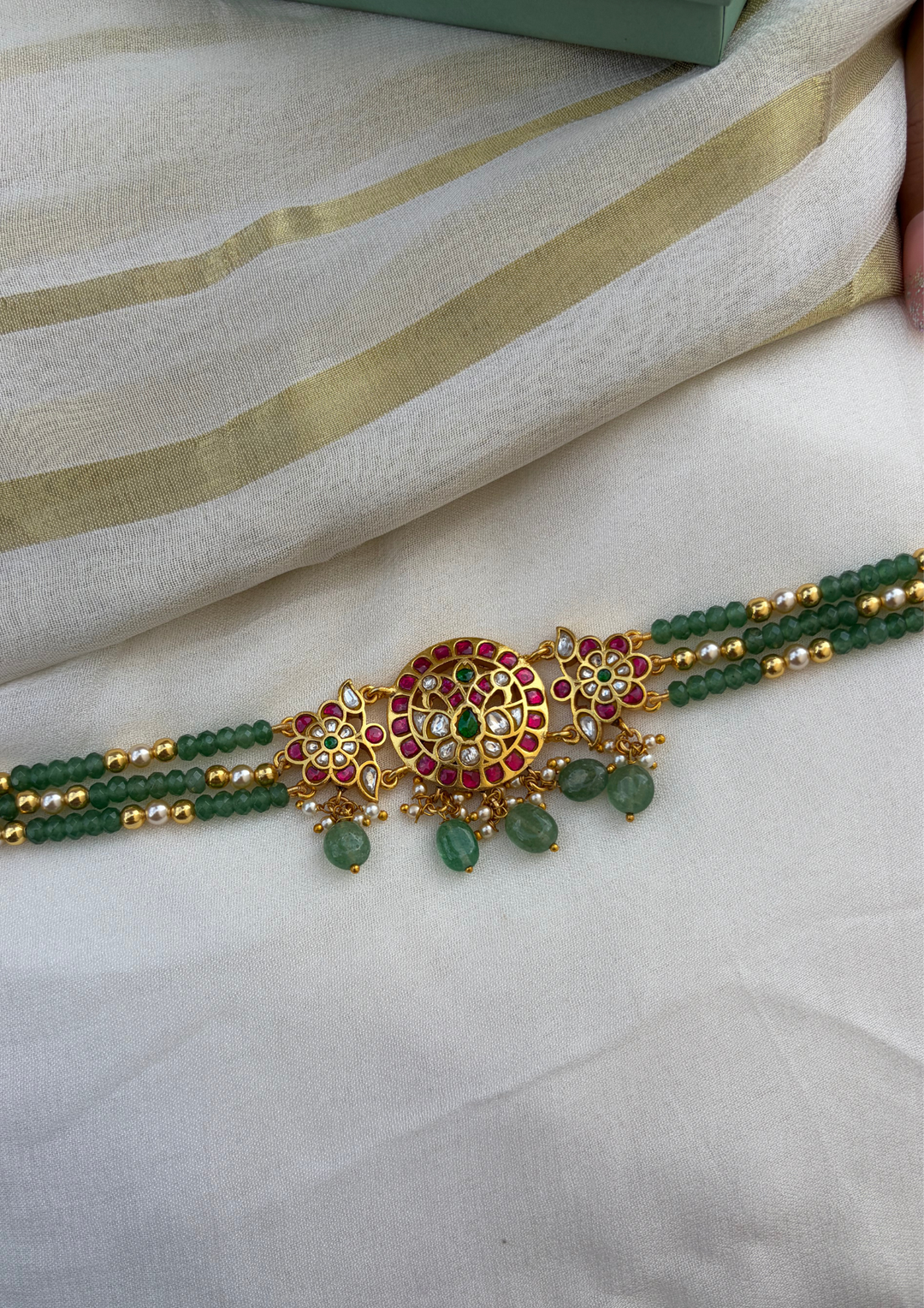 Eshmira Jadau Kundan Choker Necklace