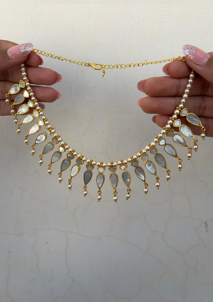 Lashkara Jadau Kundan Short Necklace
