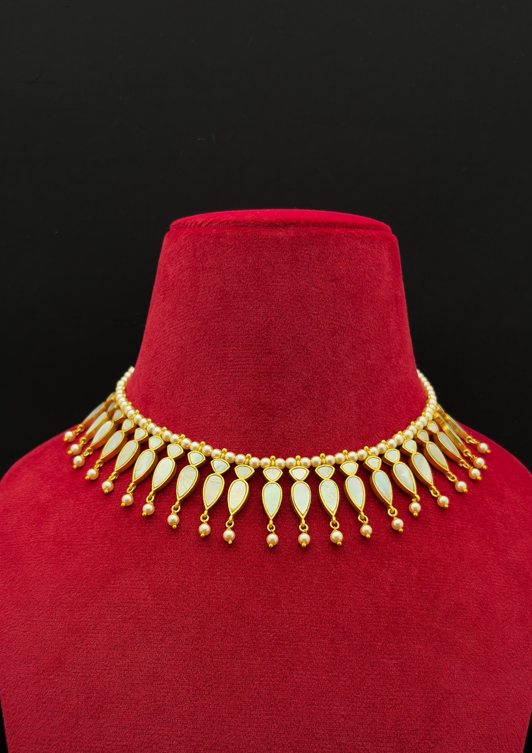 Lashkara Jadau Kundan Short Necklace