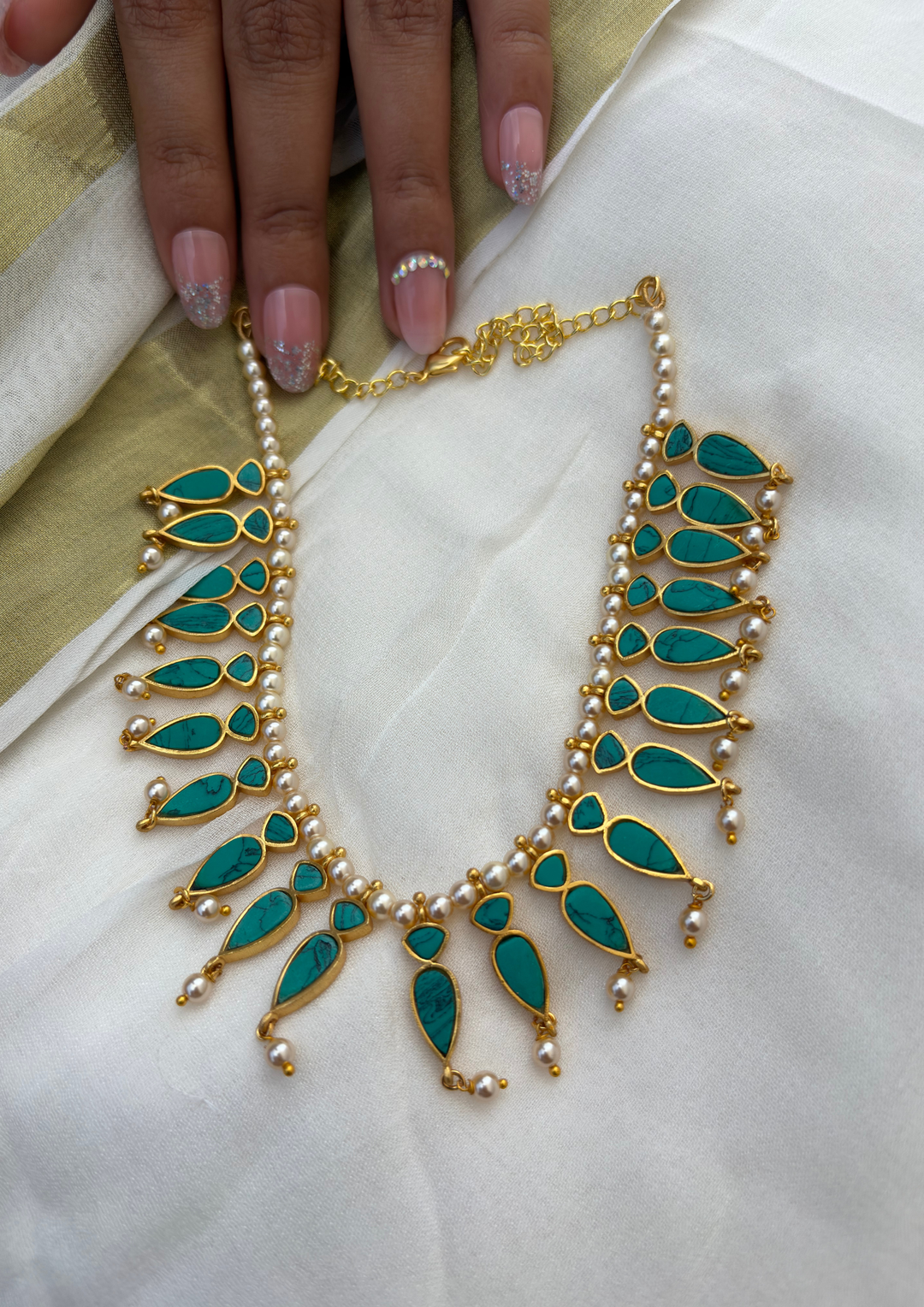 Lashkara Jadau Kundan Short Necklace