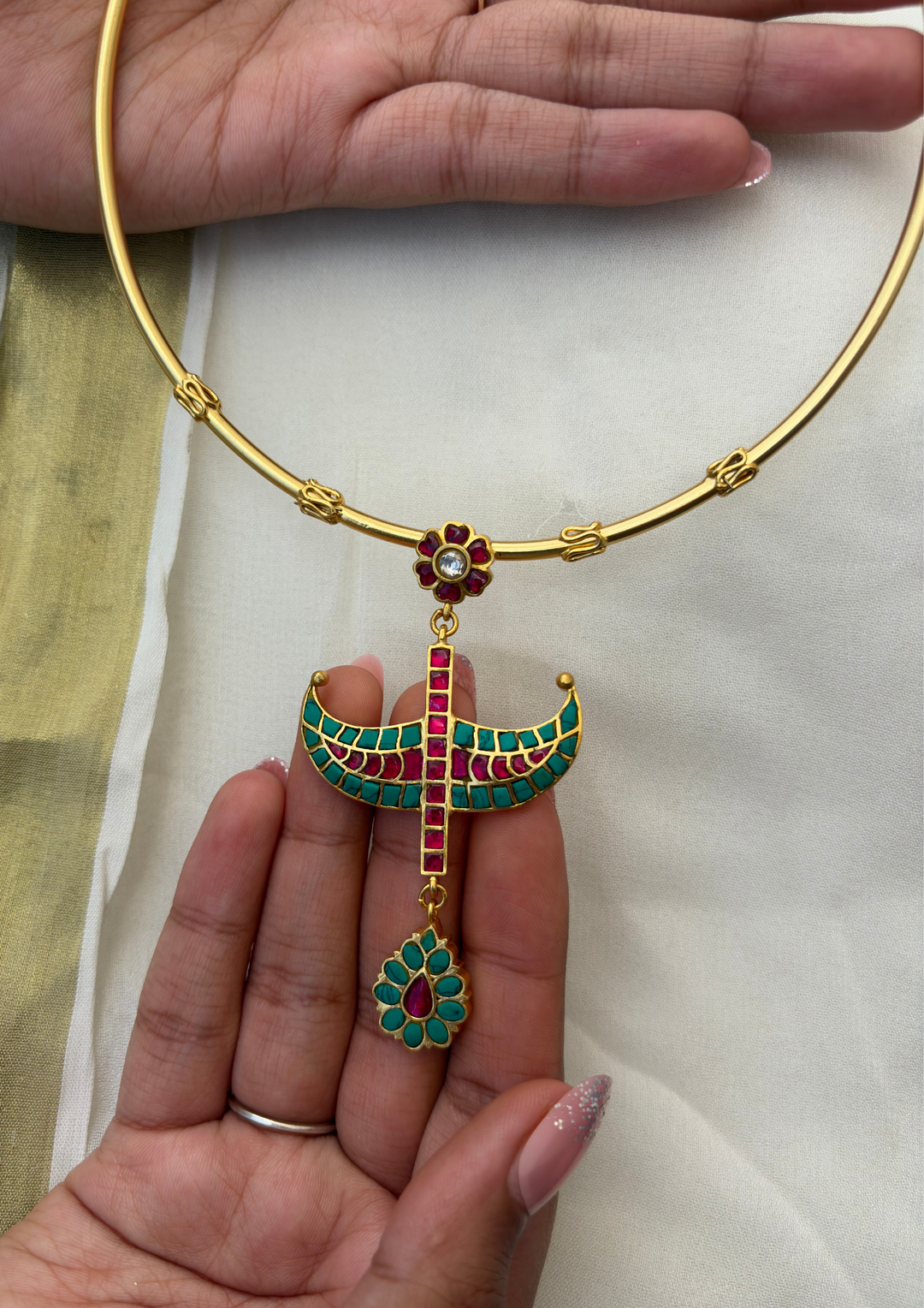 Dravika Jadau Kundan Hasli Necklace