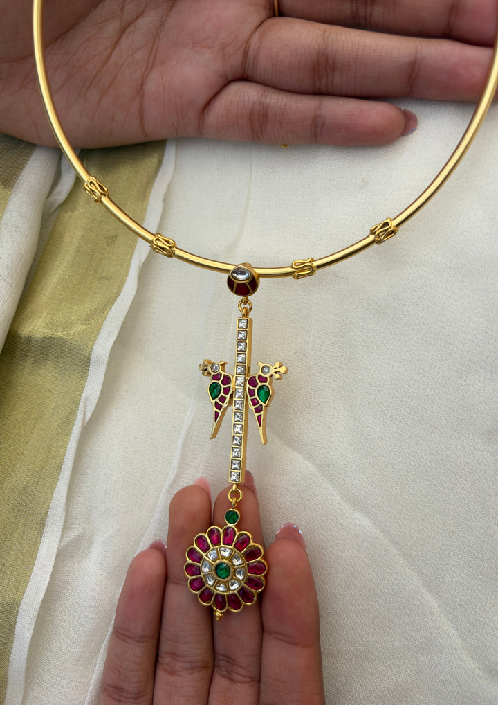 Avelika Jadau Kundan Hasli Necklace with Detachable Pendant