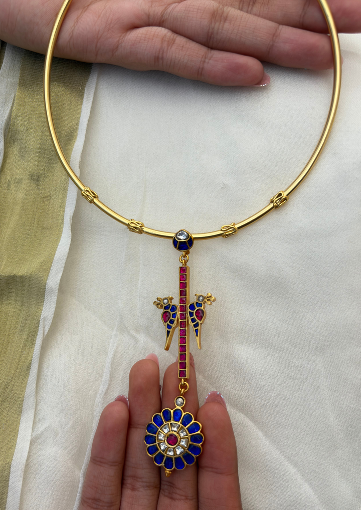 Avelika Jadau Kundan Hasli Necklace with Detachable Pendant