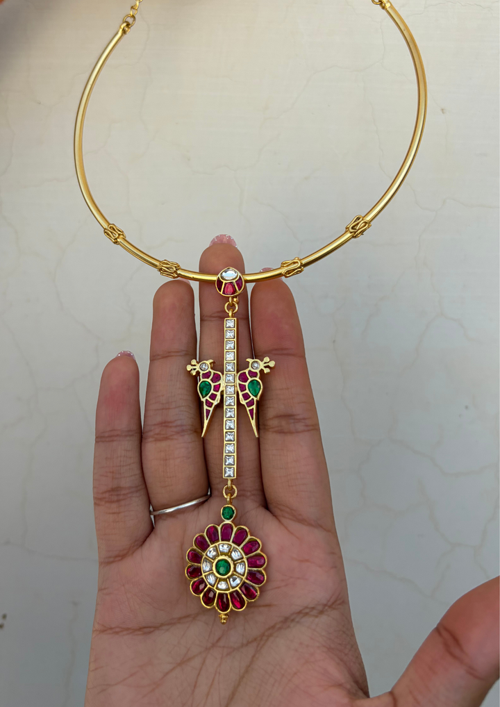 Avelika Jadau Kundan Hasli Necklace with Detachable Pendant