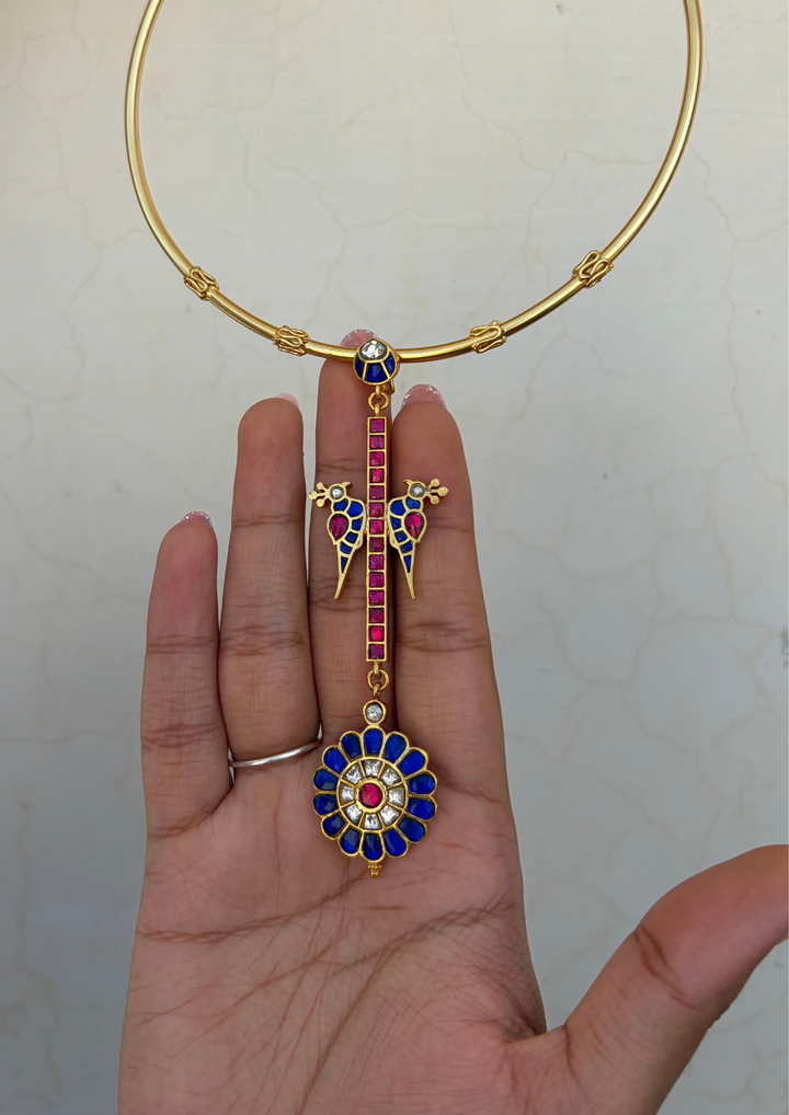 Avelika Jadau Kundan Hasli Necklace with Detachable Pendant