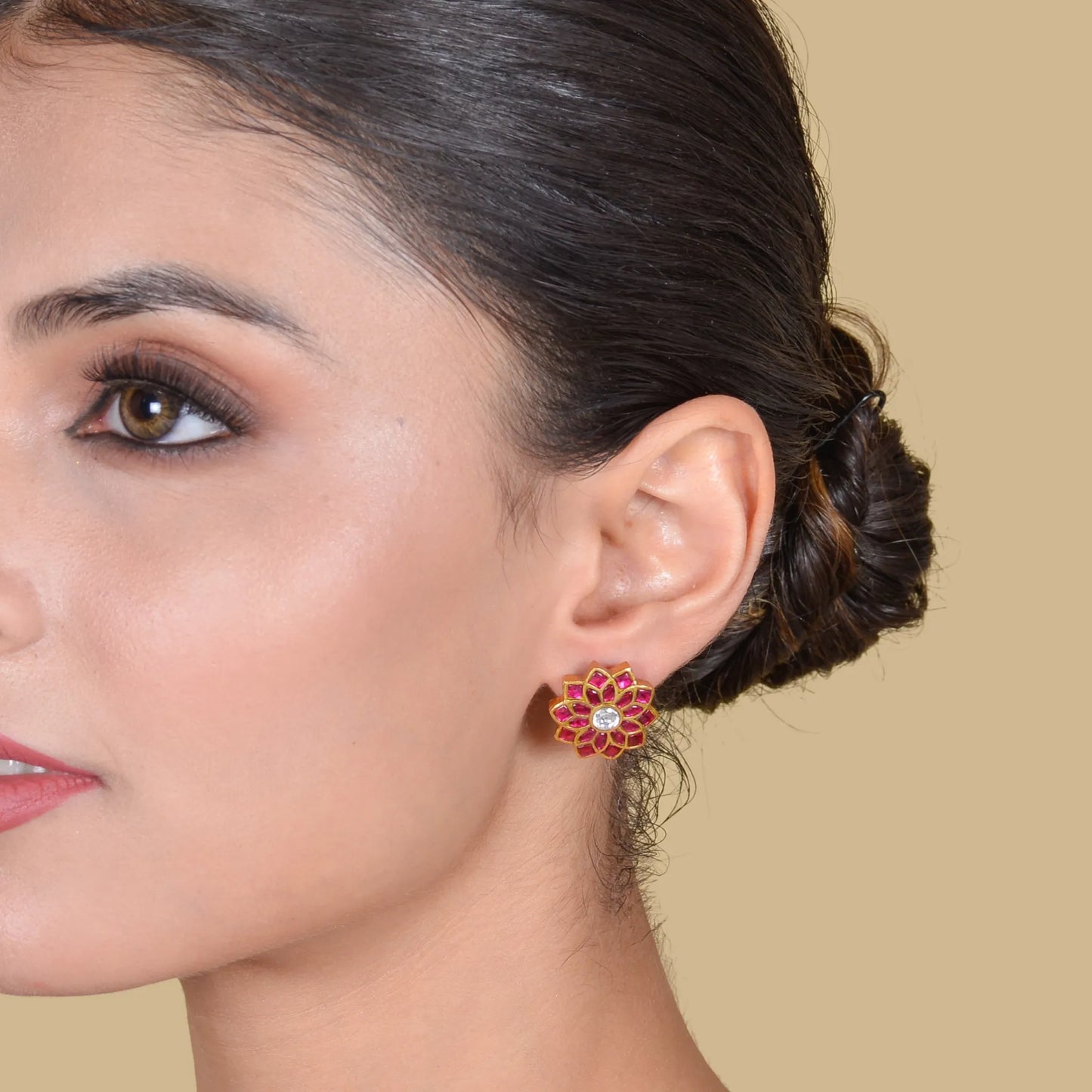 Beautiful Floral Pattern Jadau Kundan Stud Earrings