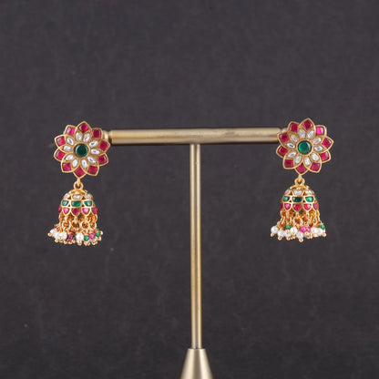 Elegant Floral Jadau Kundan Jhumka Earrings with Pearls and Beads