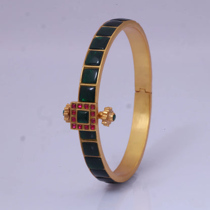 Simple and Elegant Jadau Kundan Openable Single Bangle