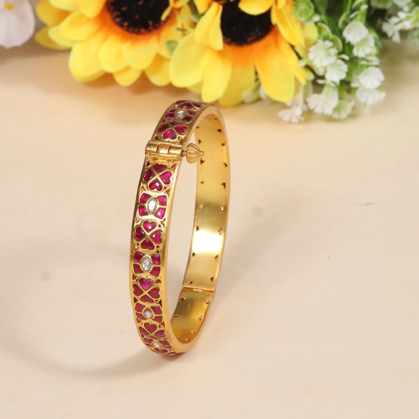 Delicate Designer Jadau Kundan Openable Single Bangle