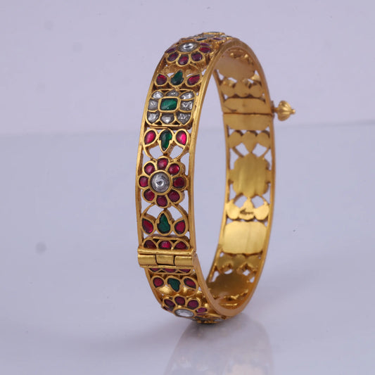 Beautiful Floral Pattern Jadau Kundan Openable Single Bangle