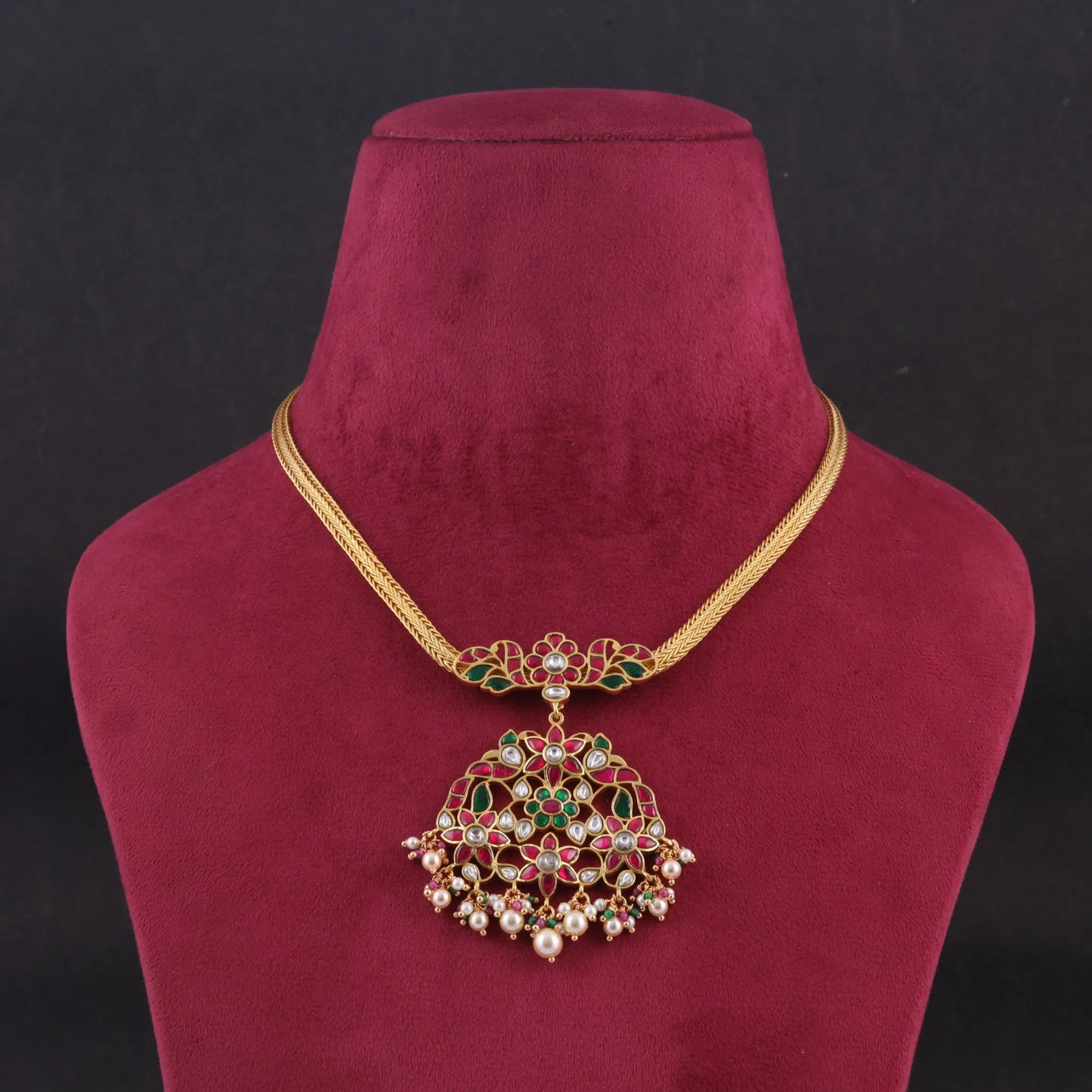 Graceful and Simple Jadau Kundan Necklace