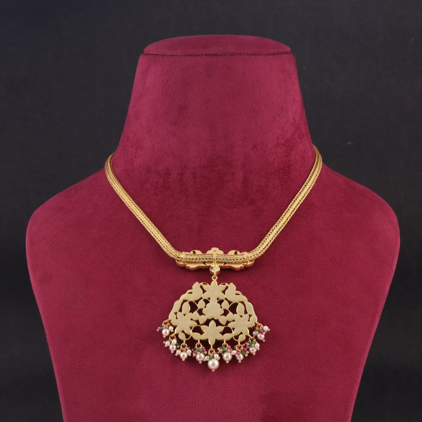 Graceful and Simple Jadau Kundan Necklace