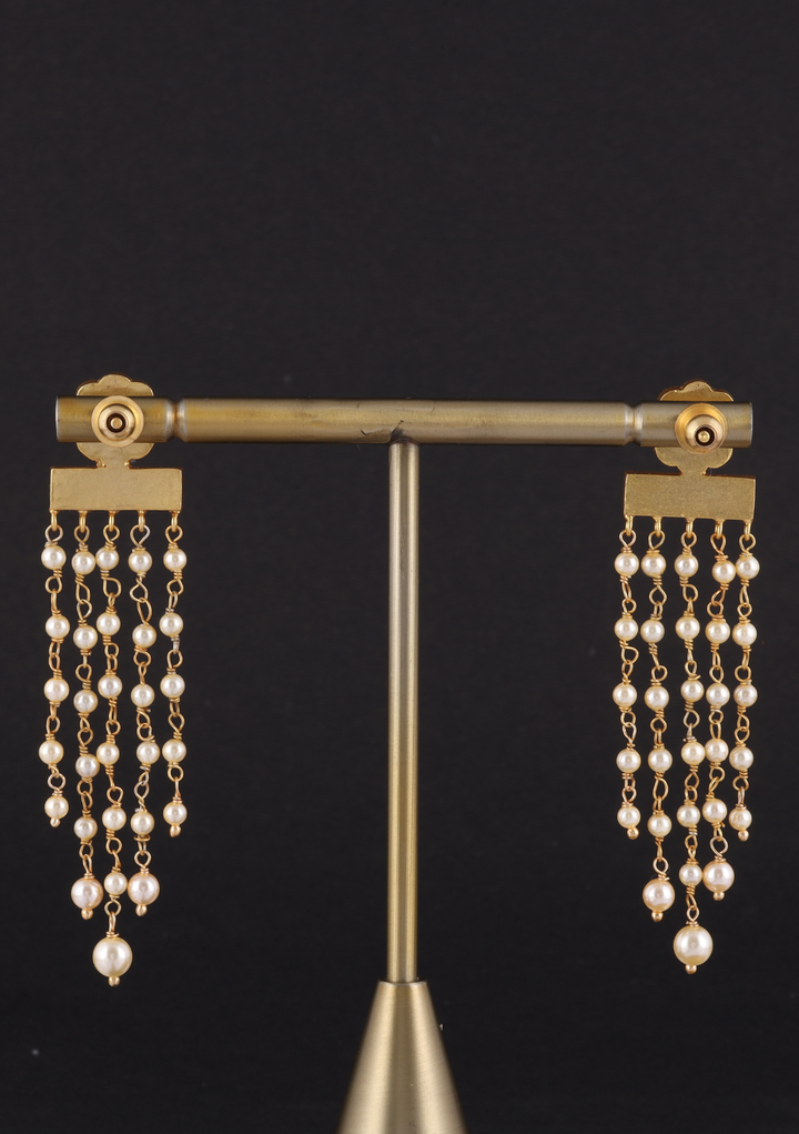 Mukta White Jadau Kundan Earring