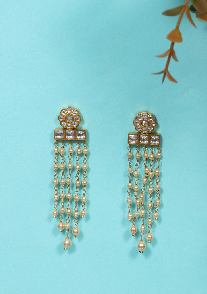 Mukta White Jadau Kundan Earring
