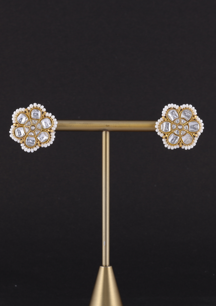 Saumya White Jadau Kundan Stud Earring