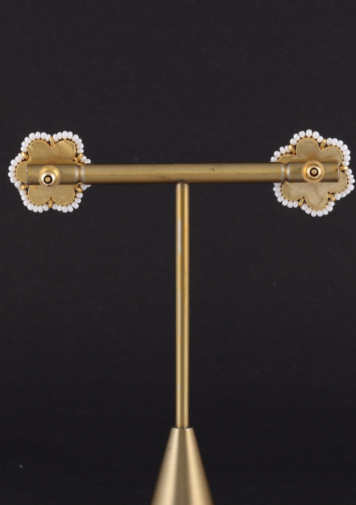 Saumya White Jadau Kundan Stud Earring