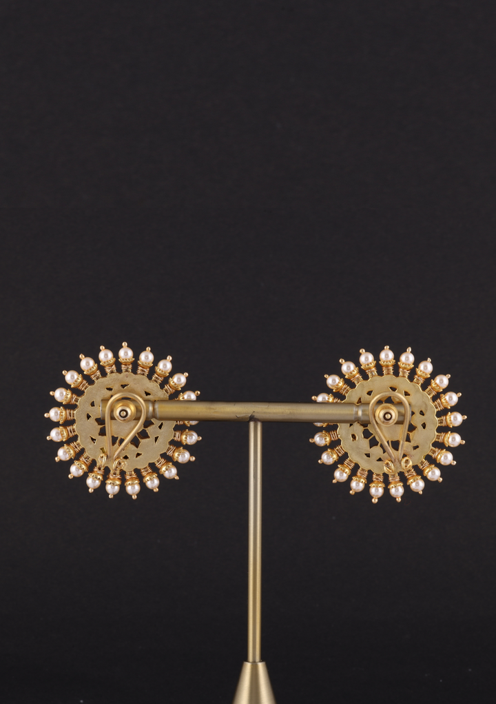 Manihara White Jadau Kundan Stud Earring
