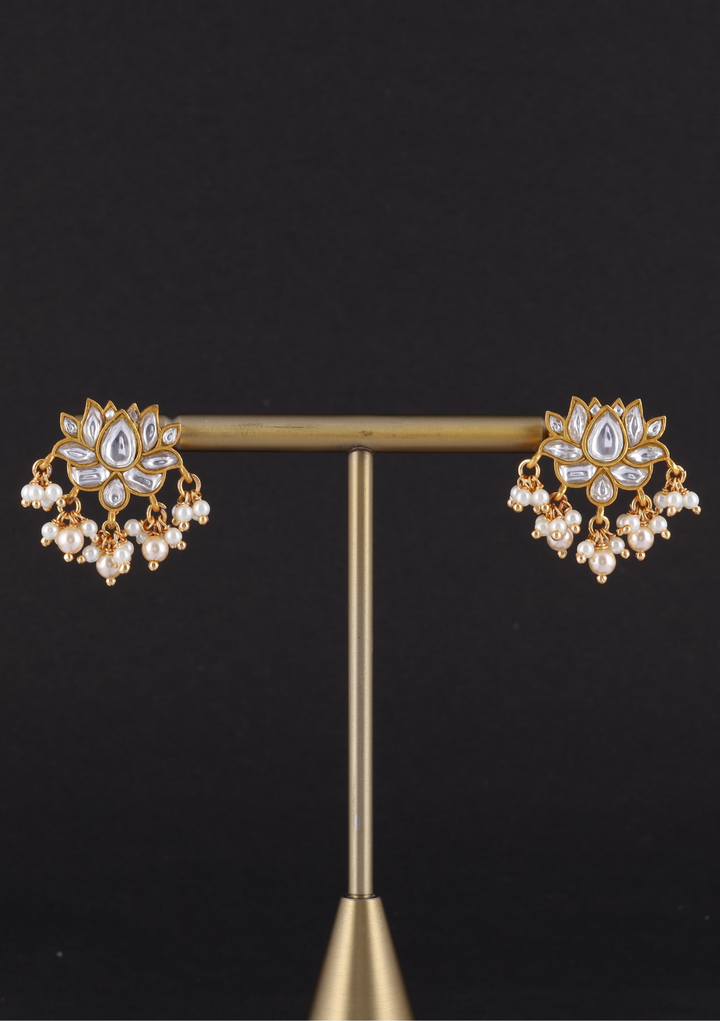 Dhritiya White Jadau Kundan Stud Earring