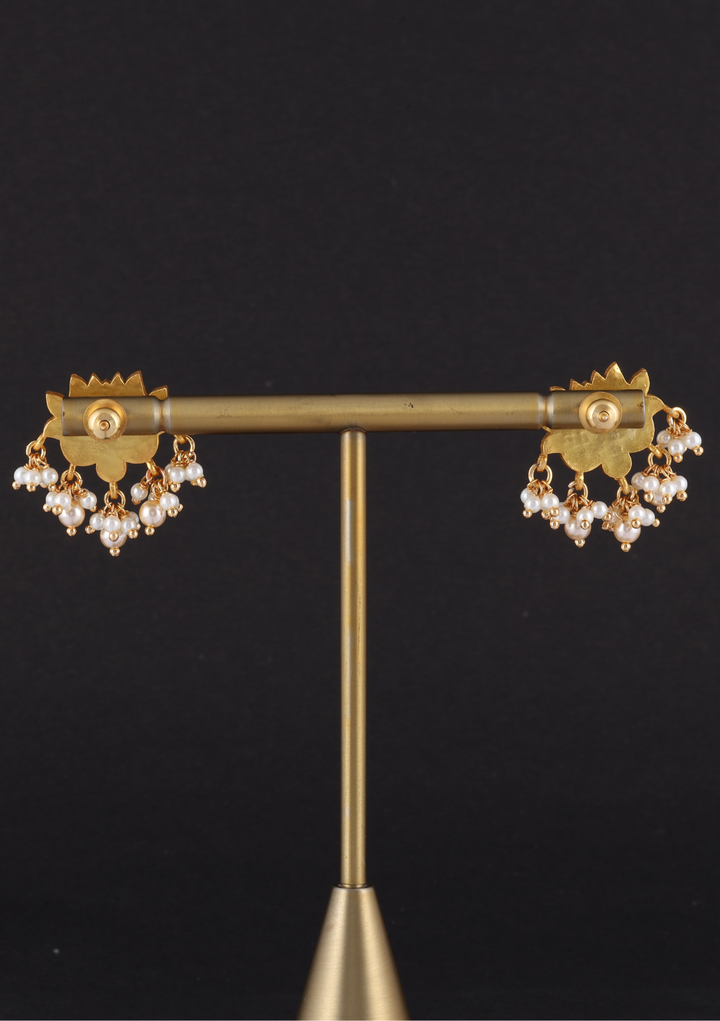 Dhritiya White Jadau Kundan Stud Earring