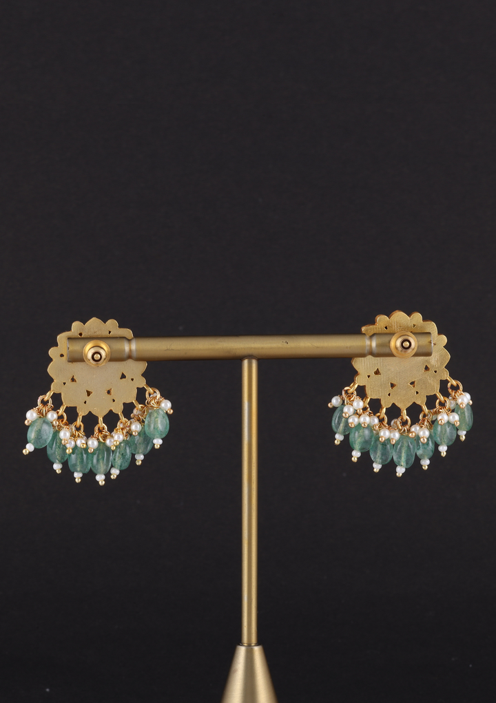 Vaijayanti White Jadau Kundan Stud Earring